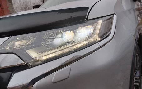 Mitsubishi Outlander III рестайлинг 3, 2016 год, 1 660 000 рублей, 2 фотография