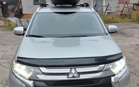 Mitsubishi Outlander III рестайлинг 3, 2016 год, 1 660 000 рублей, 18 фотография