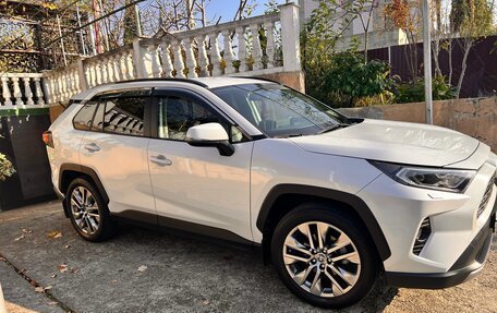 Toyota RAV4, 2020 год, 3 500 000 рублей, 4 фотография