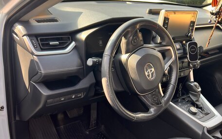 Toyota RAV4, 2020 год, 3 500 000 рублей, 13 фотография