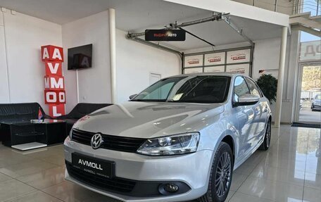 Volkswagen Jetta VI, 2014 год, 1 375 000 рублей, 2 фотография