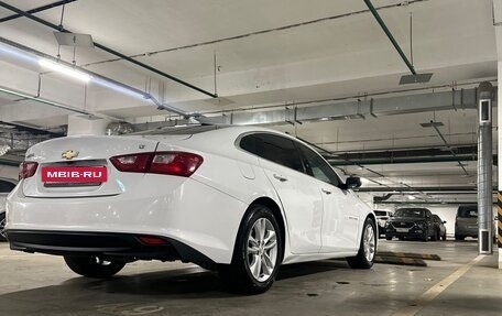 Chevrolet Malibu IX, 2017 год, 1 400 000 рублей, 6 фотография