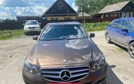 Mercedes-Benz E-Класс, 2013 год, 2 100 000 рублей, 2 фотография