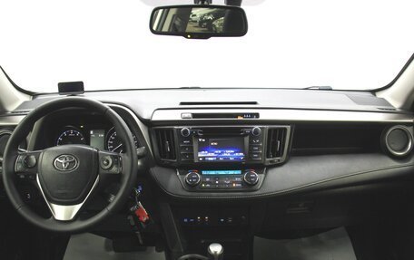 Toyota RAV4, 2016 год, 2 243 000 рублей, 13 фотография