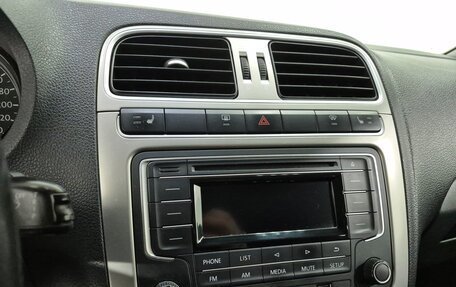 Volkswagen Polo VI (EU Market), 2016 год, 890 000 рублей, 17 фотография