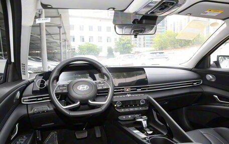 Hyundai Elantra, 2025 год, 1 950 000 рублей, 7 фотография