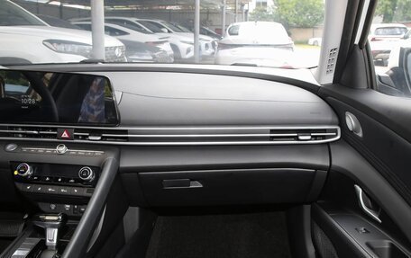 Hyundai Elantra, 2025 год, 1 950 000 рублей, 10 фотография