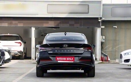 Hyundai Elantra, 2025 год, 1 950 000 рублей, 6 фотография