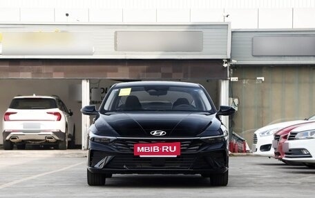 Hyundai Elantra, 2025 год, 1 950 000 рублей, 2 фотография