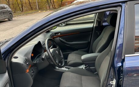 Toyota Avensis III рестайлинг, 2007 год, 900 000 рублей, 3 фотография