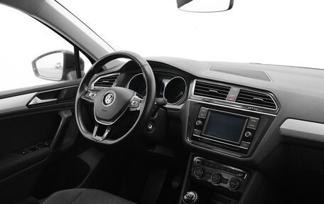 Volkswagen Tiguan II, 2017 год, 1 720 000 рублей, 13 фотография