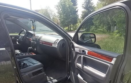 Volkswagen Touareg III, 2006 год, 950 000 рублей, 2 фотография