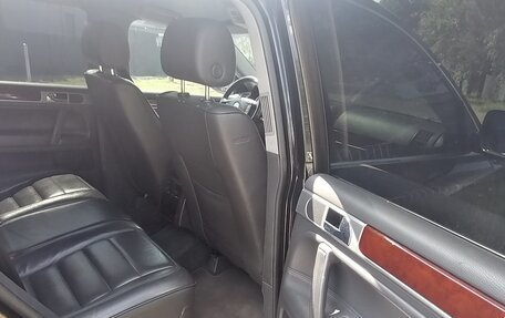 Volkswagen Touareg III, 2006 год, 950 000 рублей, 3 фотография