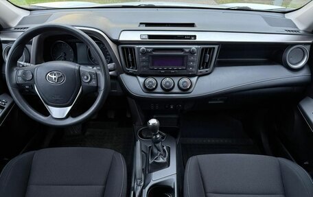 Toyota RAV4, 2018 год, 2 720 000 рублей, 11 фотография