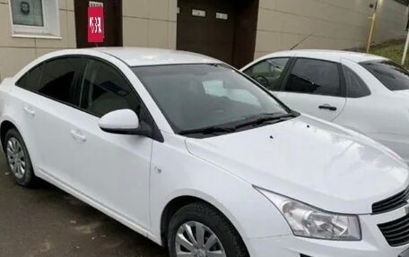 Chevrolet Cruze II, 2013 год, 800 000 рублей, 3 фотография