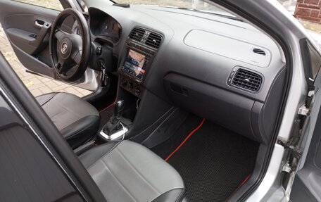 Volkswagen Polo VI (EU Market), 2012 год, 890 000 рублей, 23 фотография