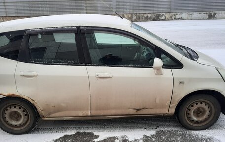 Honda Fit III, 2001 год, 180 000 рублей, 2 фотография