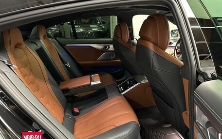 BMW 8 серия, 2024 год, 14 000 000 рублей, 13 фотография