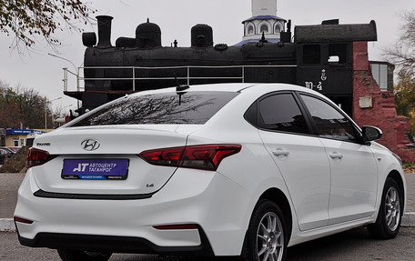 Hyundai Solaris II рестайлинг, 2017 год, 1 375 000 рублей, 5 фотография