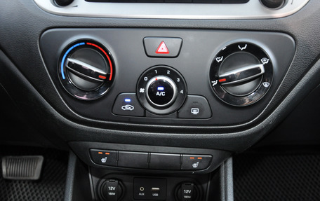 Hyundai Solaris II рестайлинг, 2017 год, 1 375 000 рублей, 21 фотография