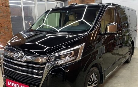 Toyota HiAce H300, 2021 год, 7 600 000 рублей, 2 фотография