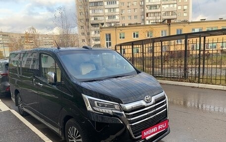 Toyota HiAce H300, 2021 год, 7 600 000 рублей, 17 фотография