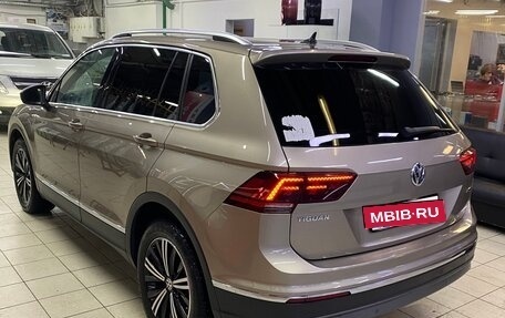 Volkswagen Tiguan II, 2018 год, 2 250 000 рублей, 2 фотография