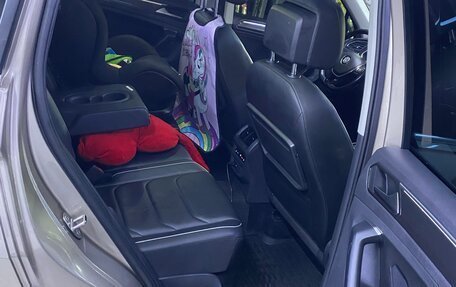 Volkswagen Tiguan II, 2018 год, 2 250 000 рублей, 9 фотография