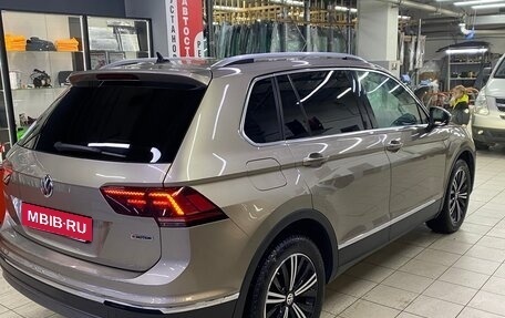 Volkswagen Tiguan II, 2018 год, 2 250 000 рублей, 3 фотография