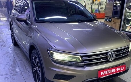 Volkswagen Tiguan II, 2018 год, 2 250 000 рублей, 15 фотография