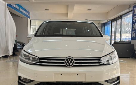 Volkswagen Touran III, 2021 год, 2 305 000 рублей, 2 фотография