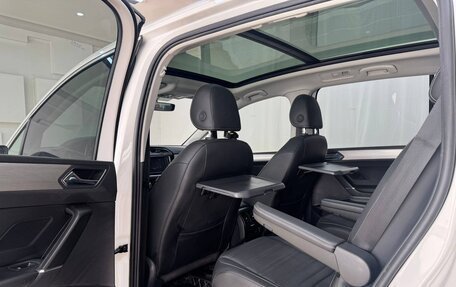 Volkswagen Touran III, 2021 год, 2 305 000 рублей, 6 фотография