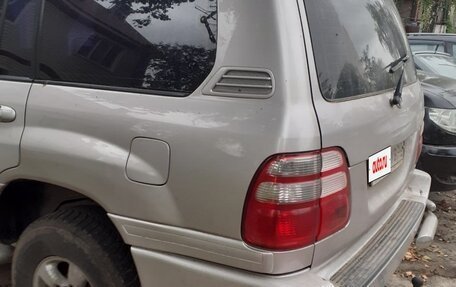 Toyota Land Cruiser 100 рестайлинг 2, 1998 год, 1 500 000 рублей, 5 фотография