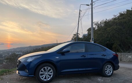 Hyundai Solaris II рестайлинг, 2021 год, 1 700 000 рублей, 7 фотография