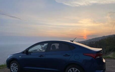 Hyundai Solaris II рестайлинг, 2021 год, 1 700 000 рублей, 10 фотография