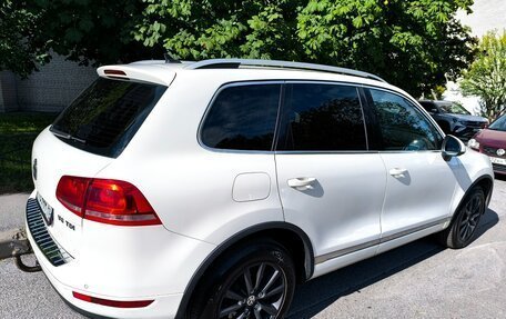 Volkswagen Touareg III, 2011 год, 1 700 000 рублей, 4 фотография