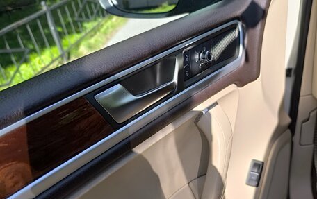 Volkswagen Touareg III, 2011 год, 1 700 000 рублей, 6 фотография