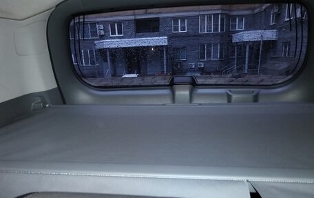 Toyota Land Cruiser Prado 150 рестайлинг 2, 2013 год, 3 050 000 рублей, 4 фотография