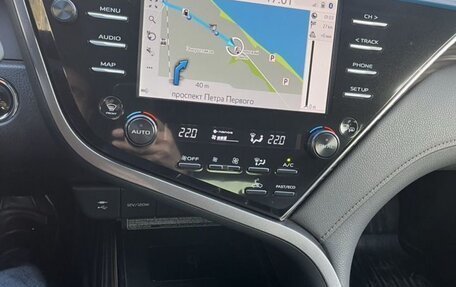 Toyota Camry, 2018 год, 2 780 000 рублей, 3 фотография