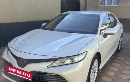 Toyota Camry, 2018 год, 2 780 000 рублей, 6 фотография