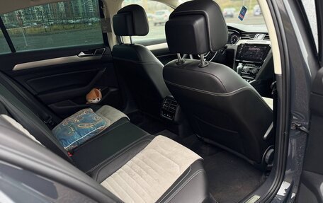 Volkswagen Passat B8 рестайлинг, 2018 год, 3 000 000 рублей, 20 фотография