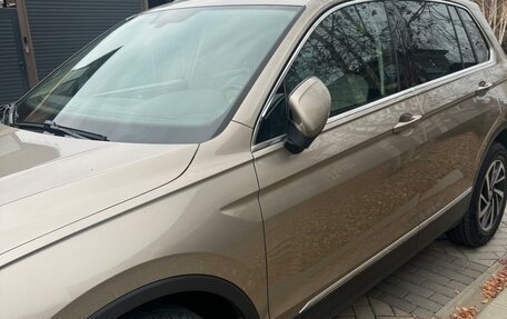 Volkswagen Tiguan II, 2018 год, 2 300 000 рублей, 8 фотография