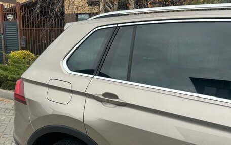Volkswagen Tiguan II, 2018 год, 2 300 000 рублей, 9 фотография