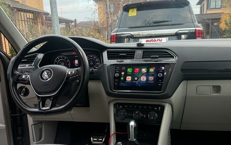 Volkswagen Tiguan II, 2018 год, 2 300 000 рублей, 19 фотография