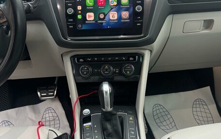 Volkswagen Tiguan II, 2018 год, 2 300 000 рублей, 18 фотография