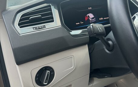 Volkswagen Tiguan II, 2018 год, 2 300 000 рублей, 24 фотография