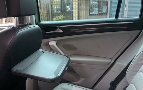 Volkswagen Tiguan II, 2018 год, 2 300 000 рублей, 23 фотография