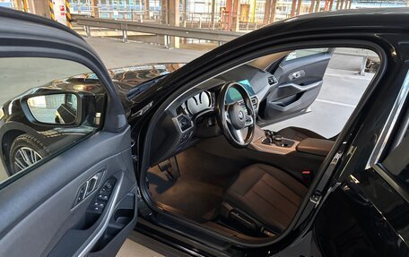 BMW 3 серия, 2019 год, 2 700 000 рублей, 11 фотография