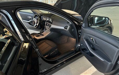 BMW 3 серия, 2019 год, 2 700 000 рублей, 12 фотография