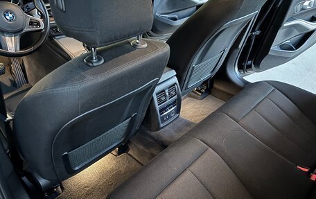 BMW 3 серия, 2019 год, 2 700 000 рублей, 27 фотография